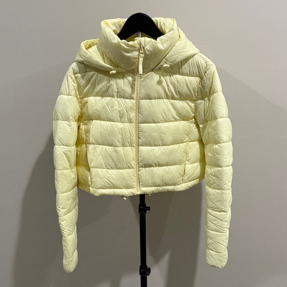 Zara Women's pale Yellow Puffer Jacket